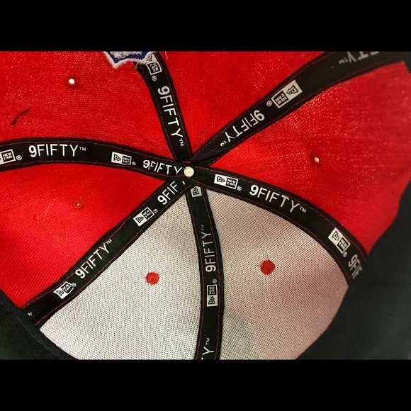 MENS TAMPA BAY BUCS HAT - Picture 3 of 3